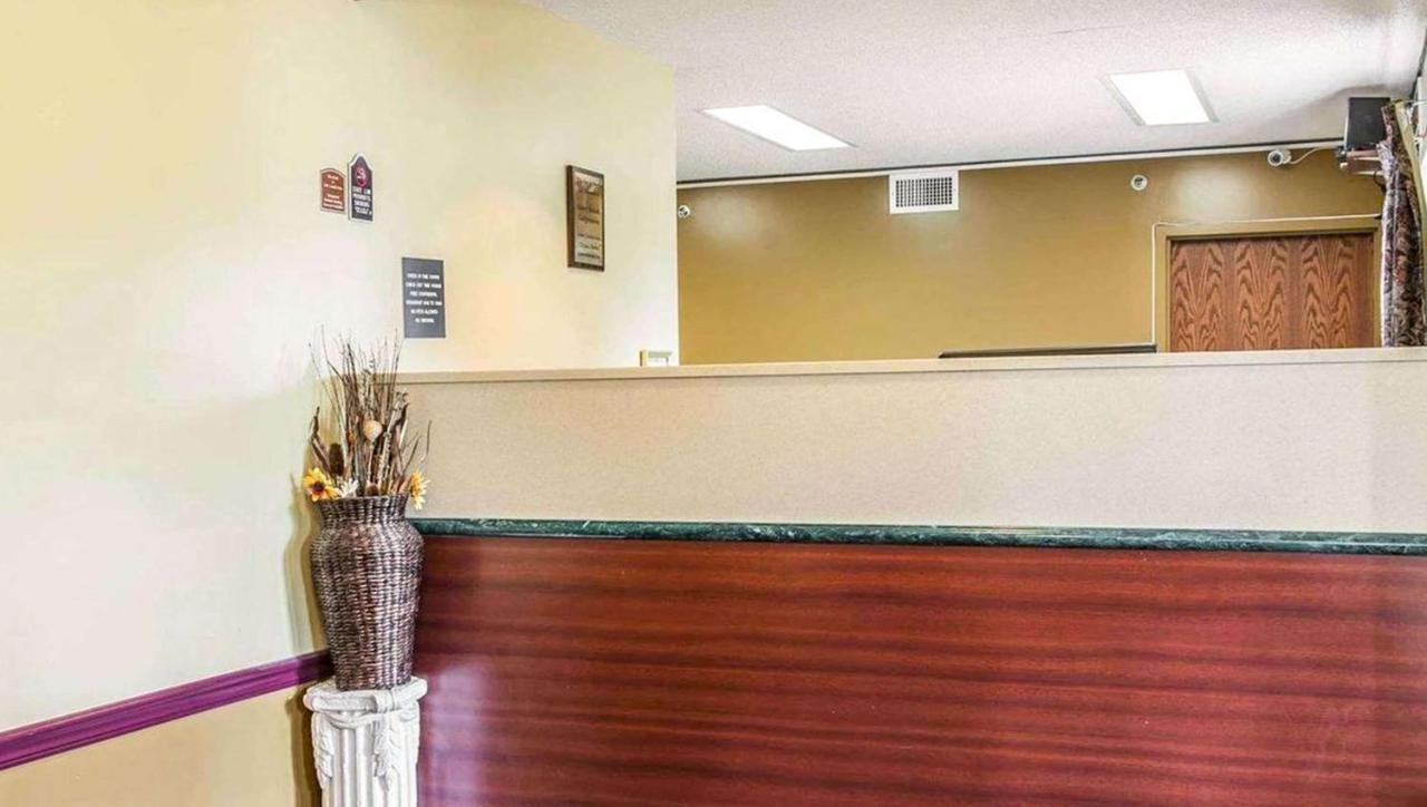 Royal Inn Rockville Bagian luar foto