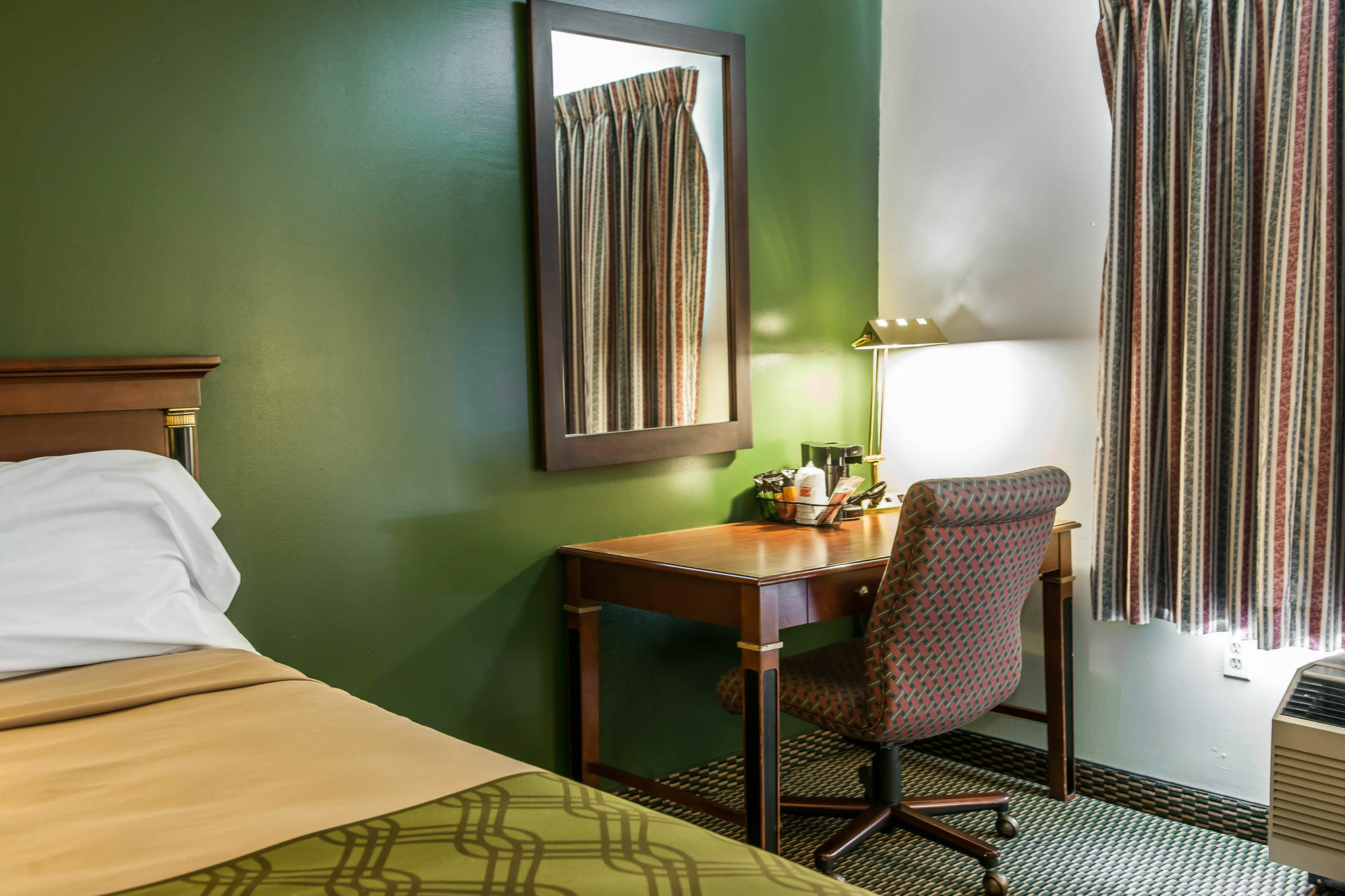 Royal Inn Rockville Bagian luar foto